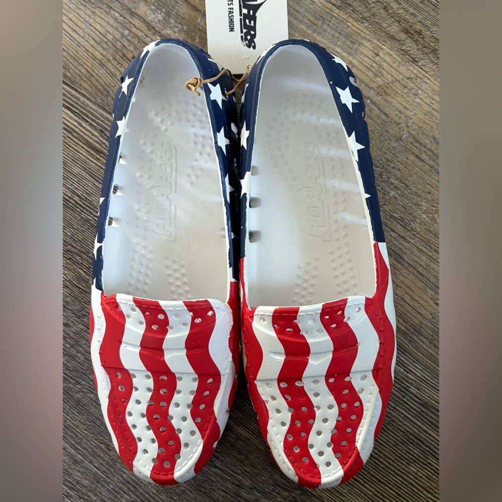 NWT- Floafers “foam meets fashion” woman’s size 7, color/pattern- American Flag